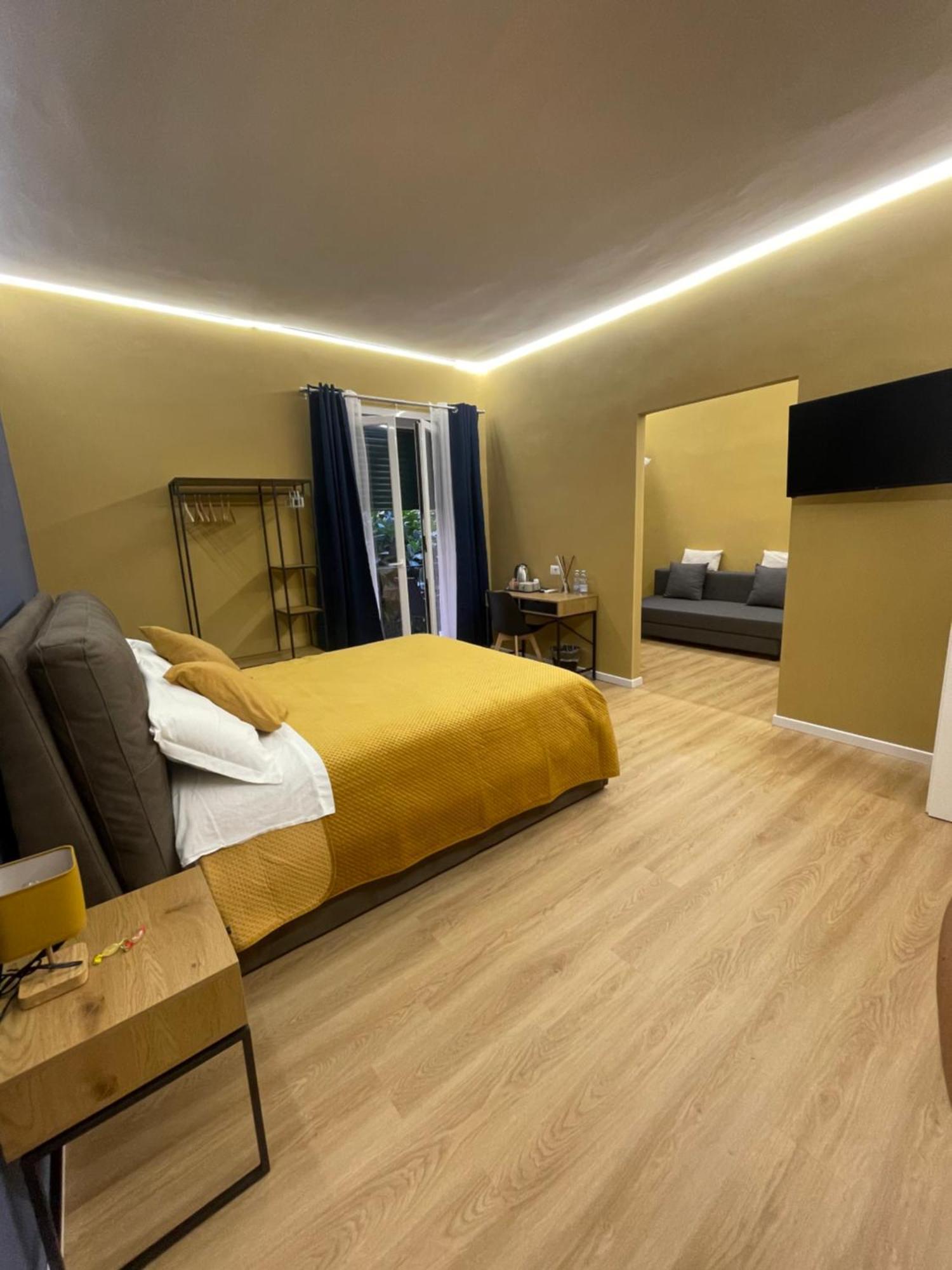 Vomero Suite And Deluxe Room B&B Napoli Luaran gambar